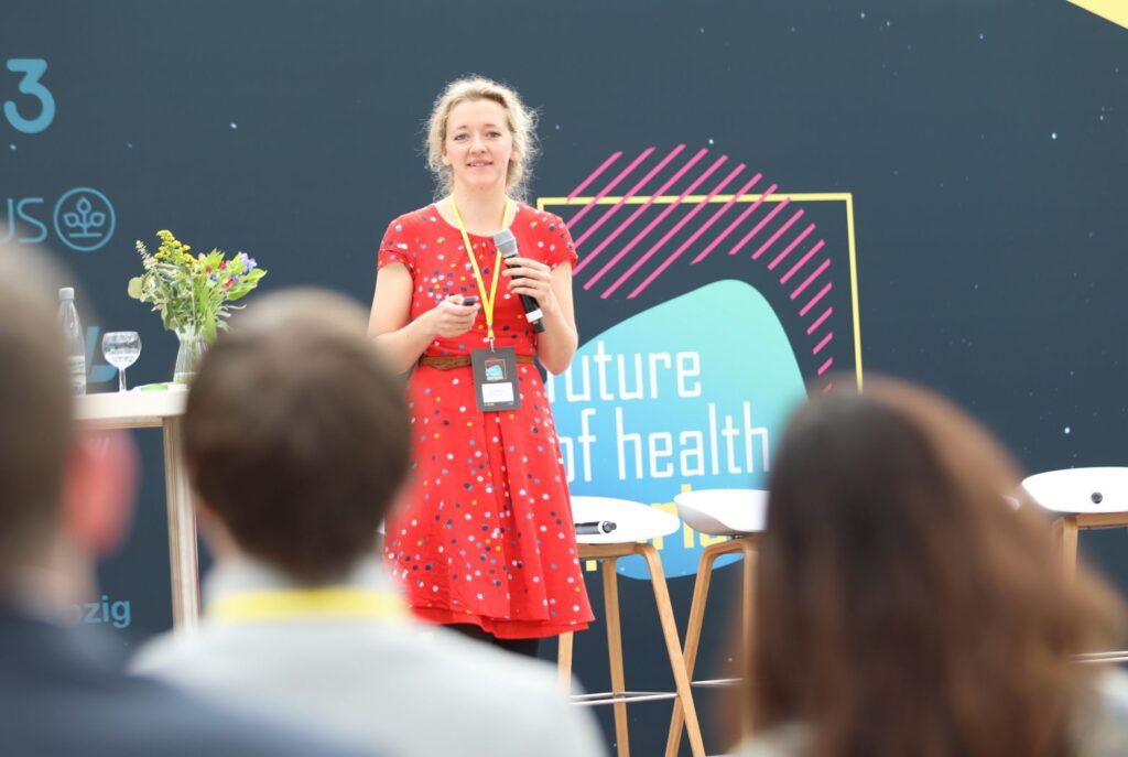 Nora Martens spricht auf der Future of Health Xperience 2023 in Leipzig